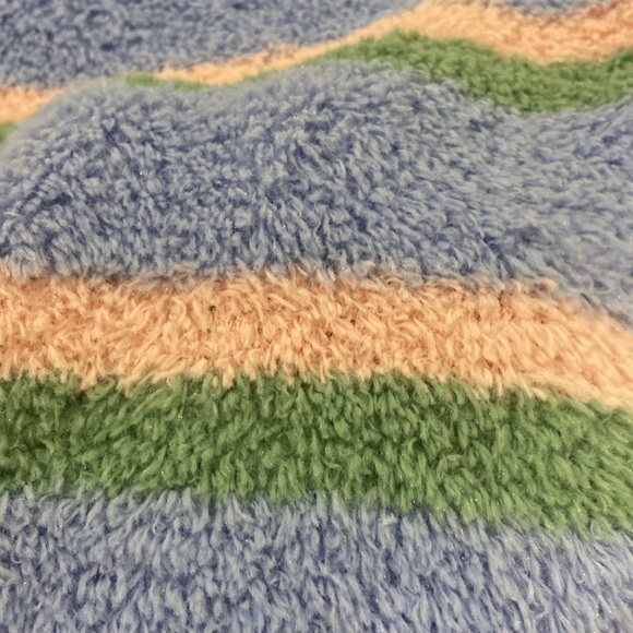 GREAT CONDITION!!! cute fuzzy V-neck sweater - Picture 7 of 7